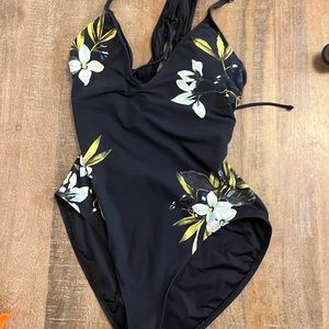 La Blanca Floral One Piece With Racerback Tie Detail Size 16